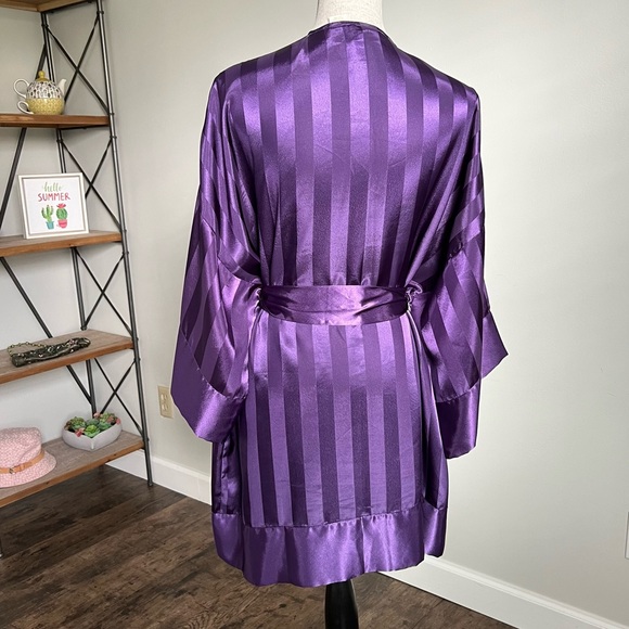 Victoria’s Secret Vintage 80s Gold Label Satin Robe Medium Purple Stripe EUC - Picture 4 of 13